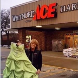 Meet your Posher, Laurie